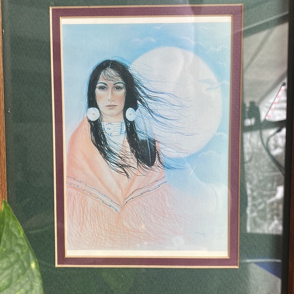 Gorgeous VTG matted and framed wall art print indigenous woman - Picture 3 of 5